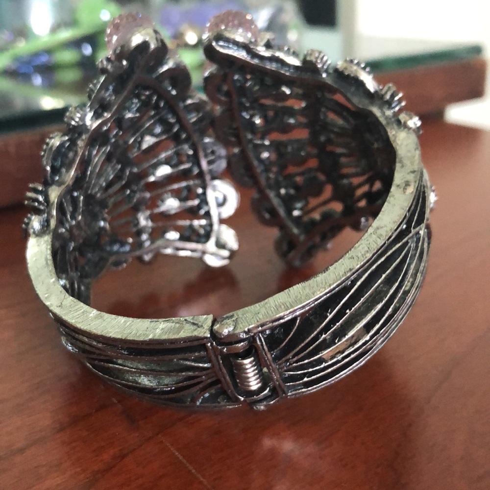 Cuff hinged bracelet with silver metal, purple. - Picture 3 of 6